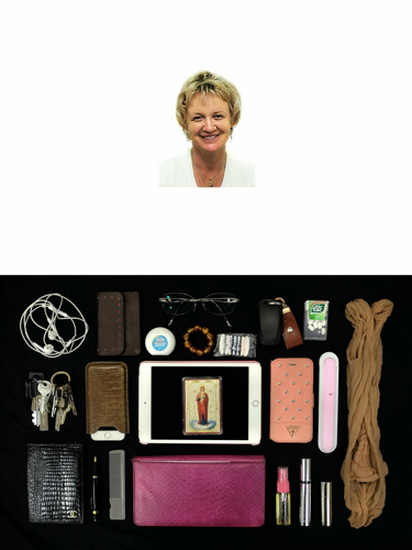 Sergei Stroitelev: Bermuda-háromszög (Orosz nők táskája belülről)