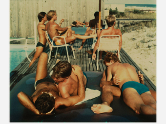 Tom Bianchi képei Amerika legelső meleg turistaparadicsomából: Fire Island Pines - Polaroids 1975-1983 (18+)