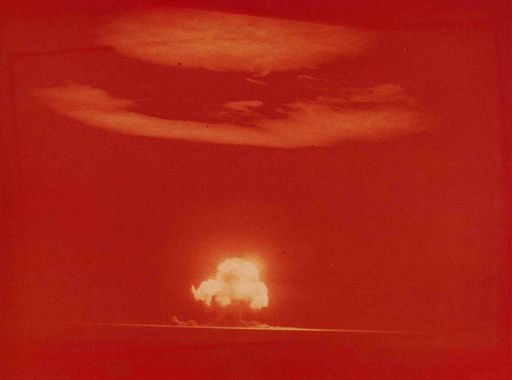Az első színes fotó egy atombomba robbanásáról (1945)