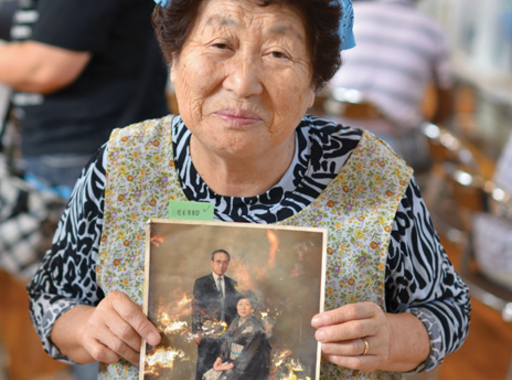 Yoko Shiraiwa: Családi fényképek mentése a 2011-es japán földrengés és cunami után