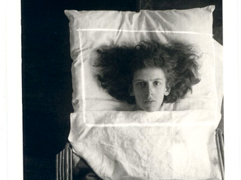 Claude Cahun - Egy transznemű művész élete és önarcképei