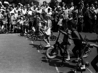 Sándor György képei a margitszigeti rollerversenyről (1958)