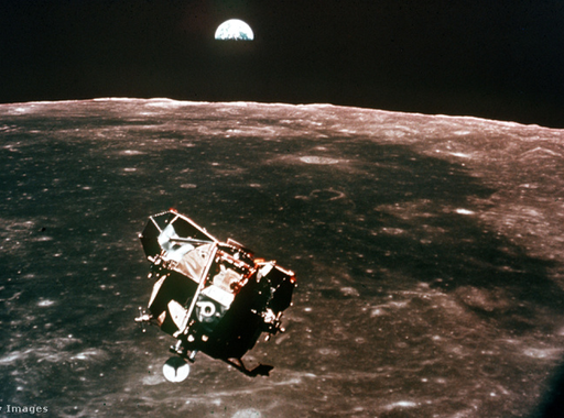Elárverezték az első holdra szállásról készült ritka fényképet