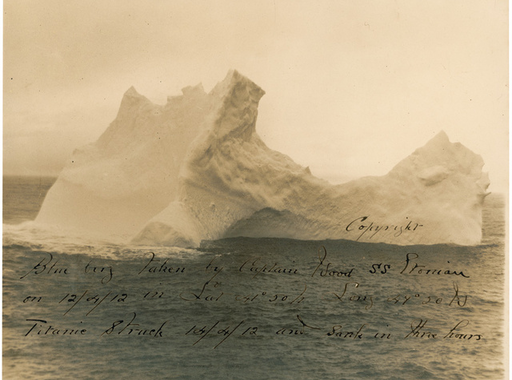 A Titanicot elsüllyesztő jéghegy fotói (1912)