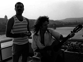 Richard Young: A Queen Budapesten (1986)