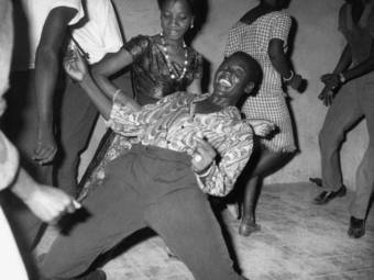 A HÉT FOTÓSA: Malick Sidibé - Válogatás egy afrikai fotográfus a bamakói éjszakai élet alakjait megörökítő felvételeiből