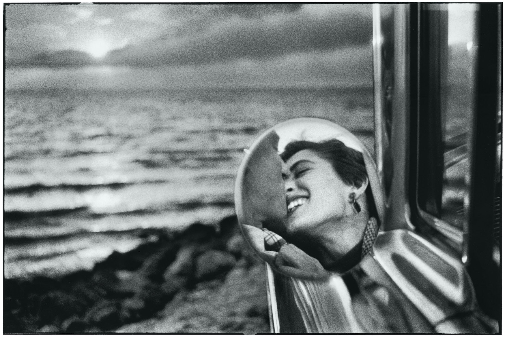 Fotó: Elliott Erwitt: California, USA, 1955<br />© Elliott Erwitt/MAGNUM PHOTOS, Leica Hall of Fame Award 2023, Leica Gallery Wetzlar 2023