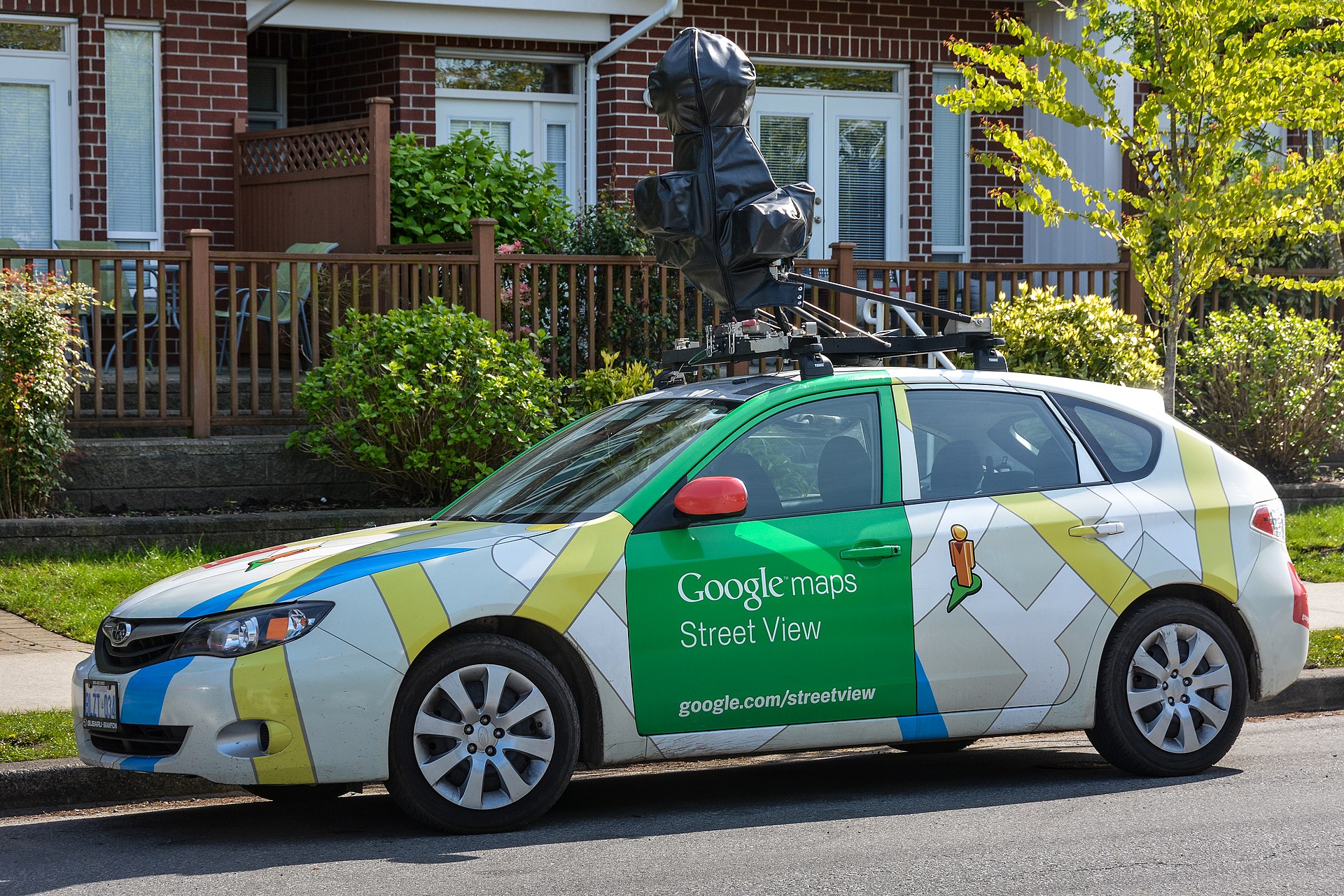 1920px-2014-04-29_google_maps_streetview_car.jpg