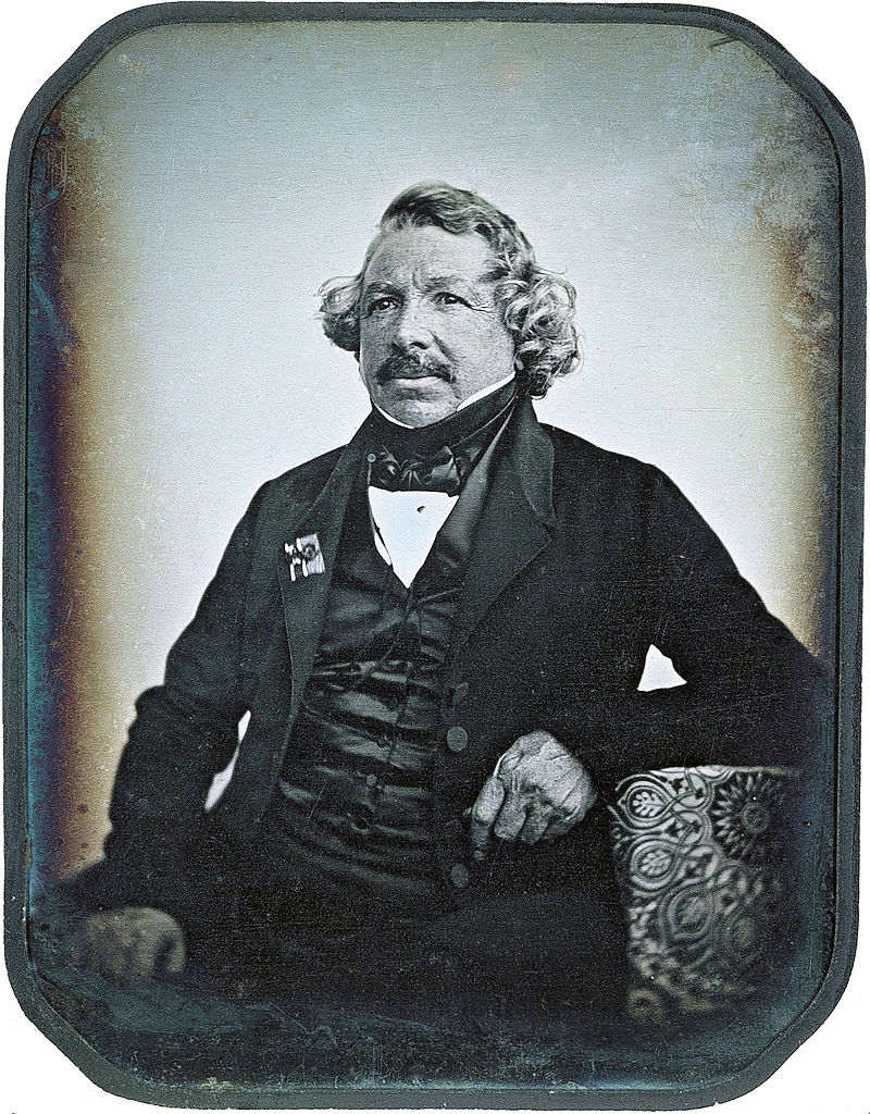 800px-Louis_Daguerre_2.jpg