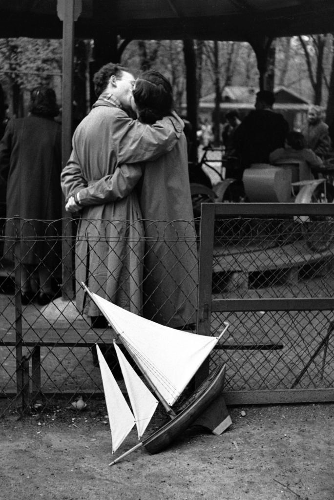 Fotó: Edouard Boubat: Jardin du Luxembourg, Paris, 1952 © Edouard Boubat