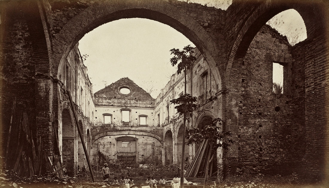Fotó: Eadweard Muybridge: Ruins of the Church of San Domingo, Panama, 1875, albumen print © image courtesy The Board of Trustees, National Gallery of Art, Washington