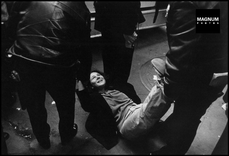 Fotó: Leonard Freed: Részlet a Police Work című sorozatból, New York City. 1979 © Leonard Freed/Magnum Photos