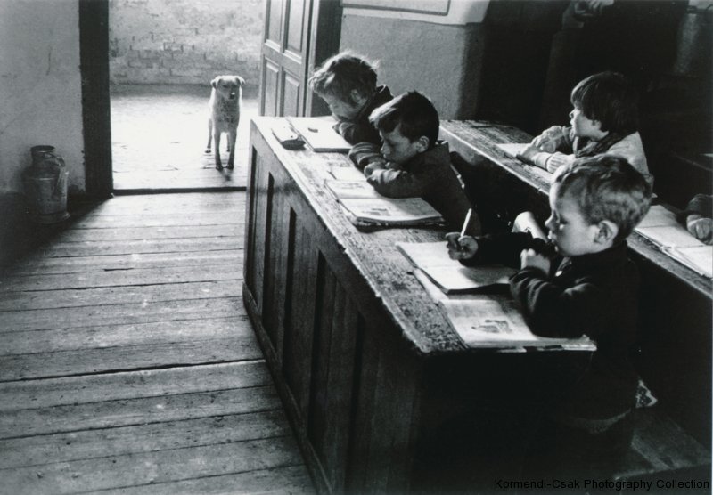 Fotó: Friedmann Endre: Részlet a Tanyasi iskola című sorozatból, 1963 © Friedmann Endre / Körmendi-Csák 20. századi Magyar Fotóművészeti Gyűjtemény