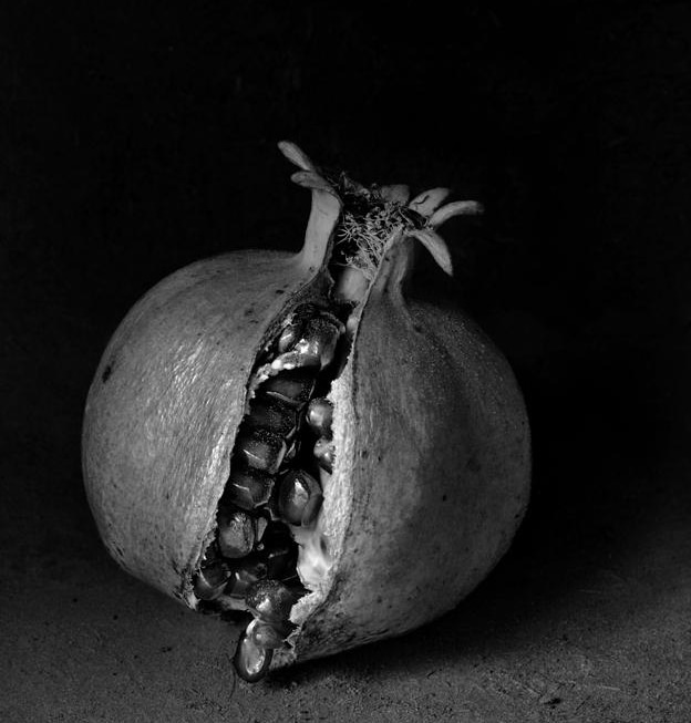 Fotó: Flor Garduño: With crown, Mexico, 2000 © Flor Garduño