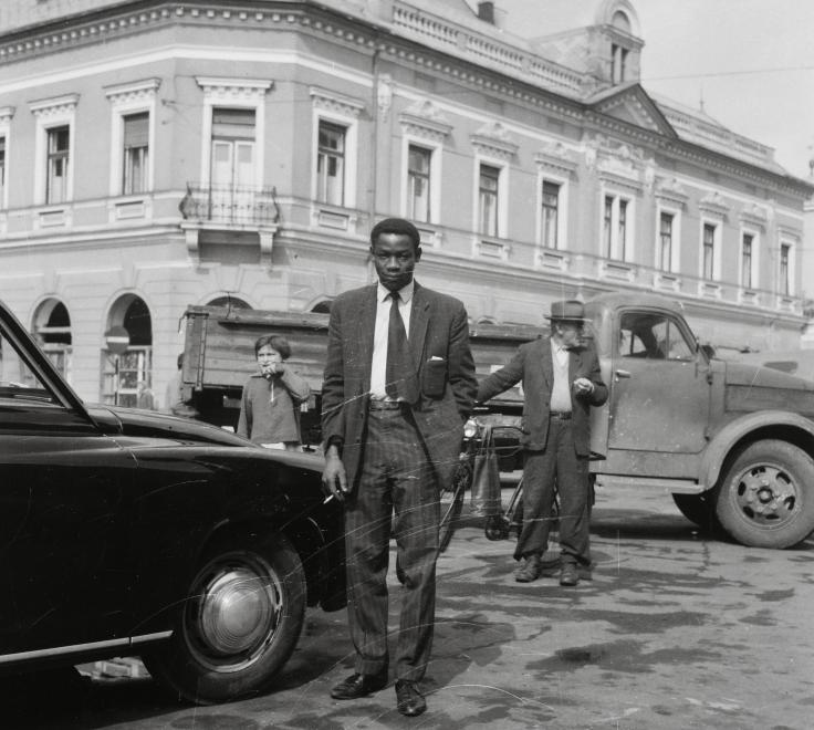 Fotó: Kotnyek Antal: Debrecen, Dósa Nádor tér, balra a Zámenhof utca torkolata. Wartburg 311 típusú személygépkocsi, 1966 © Kotnyek Antal/Fortepan.hu