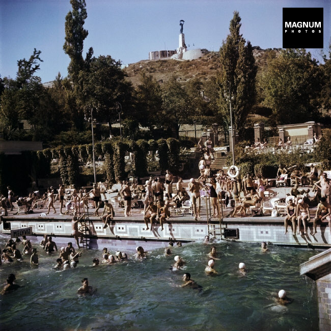 Fotó: Robert Capa: Gellért Fürdő, Budapest, 1948 © Robert Capa © International Center of Photography/Magnum Photos