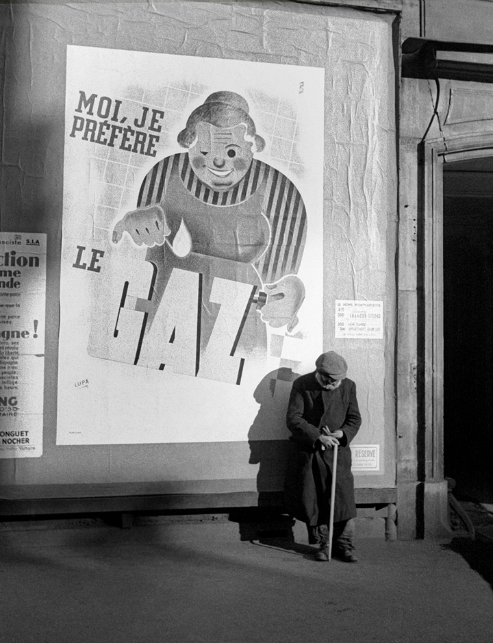 Fotó: Fred Stein: Gázreklám, Párizs, 1935 © Fred Stein Archive