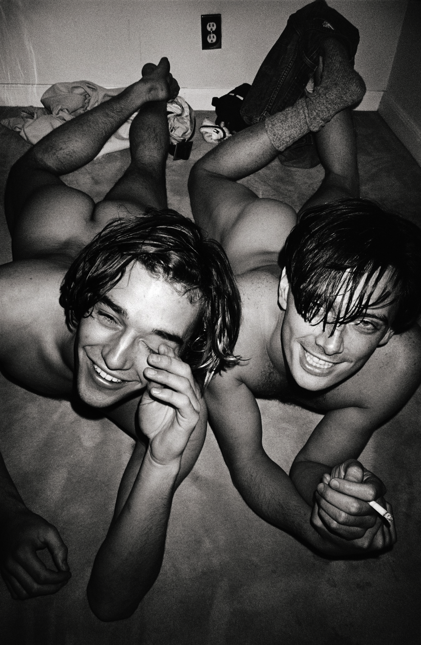 Fotó: Mario Testino: James Gooding and Donovan Leitch, Los Angeles, c.1999 © Mario Testino