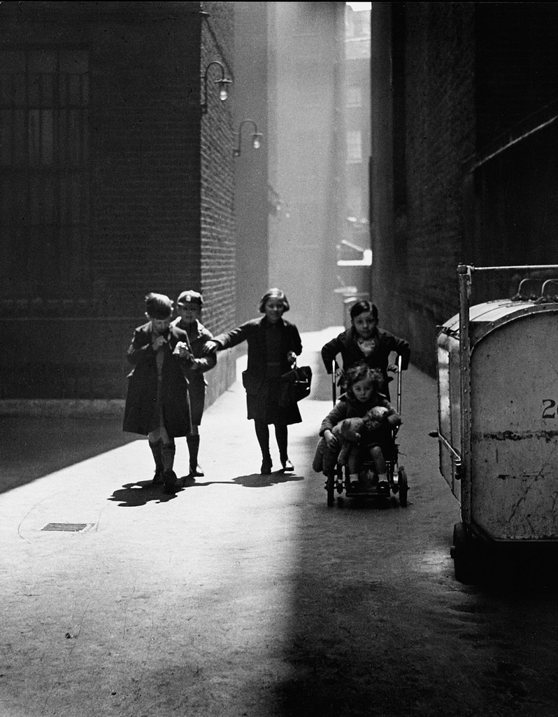 Fotó: Wolfgang Suschitzky: Bérházak, London, 1936 © Wolfgang Suschitzky