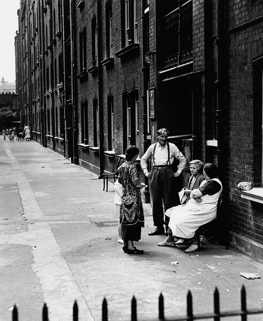 Fotó: Wolfgang Suschitzky: Stepney, London, 1934 © Wolfgang Suschitzky