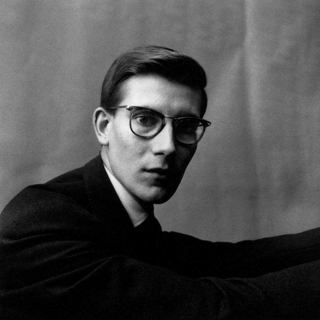 Fotó: Irving Penn: Yves Saint Laurent, Paris, 1957, Gelatin silver print © The Irving Penn Foundation