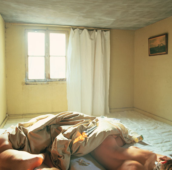 Fotó: Bernard Faucon: Részlet a Szerelem helyszínei című sorozatból, 1984-86  © VU‘ Galerie