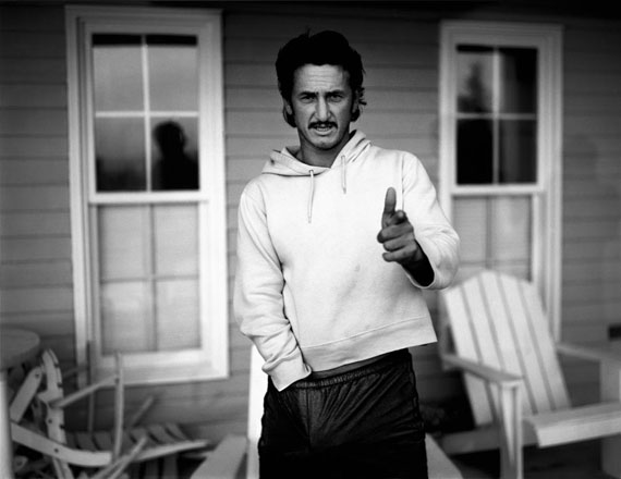 Fotó: Bryan Adams: Sean Penn, Nova Scotia, 1999 © Bryan Adams Photography