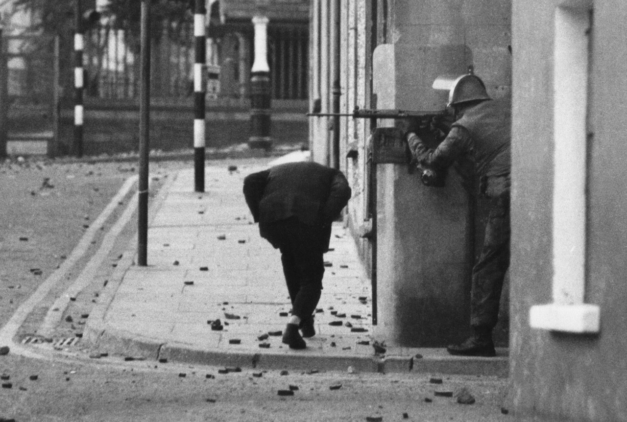 Fotó: Clive Limpkin: Derry, Észak-Írország, 1969 © Clive Limpkin