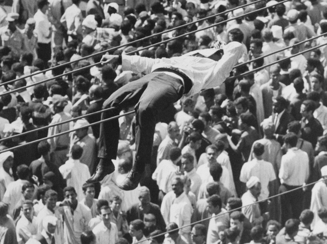 Fotó: Clive Limpkin: Gamal Abden-Nasszer temetése, Kairó, 1970. szeptember 30. © Clive Limpkin