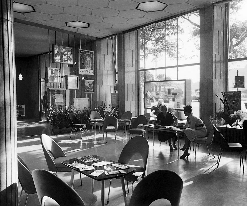 Fotó: IBUSZ-iroda a Gresham-palotában, 1960 © Budapesti Városépítési Tervező Vállalat