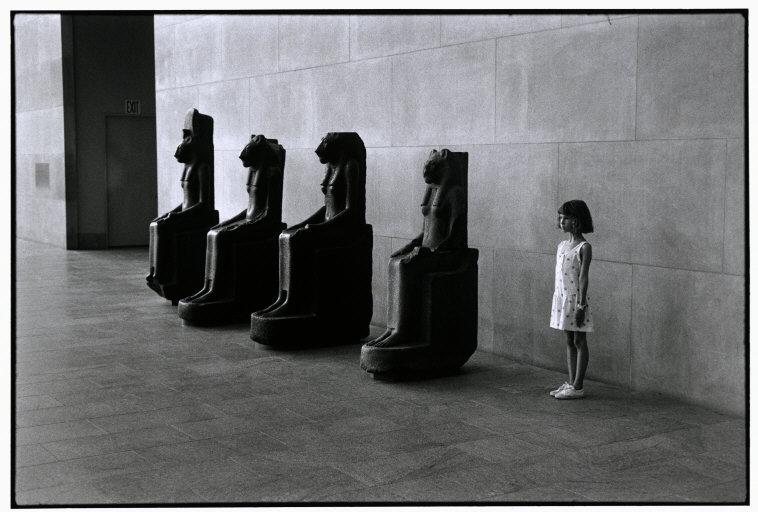 Fotó: Elliott Erwitt: Metropolitan Museum of Art, New York, USA, 1988 © Elliott Erwitt / Magnum Photos