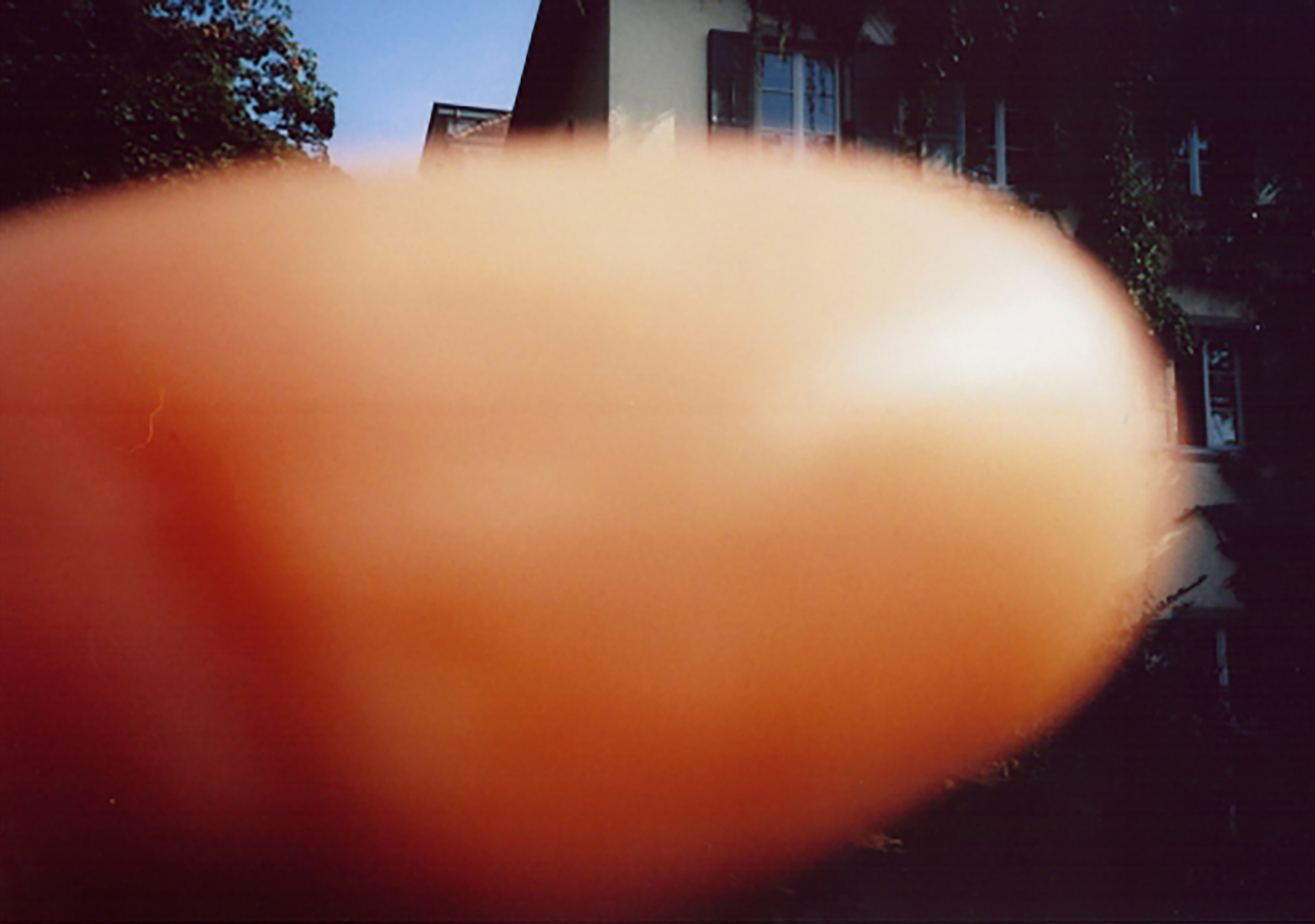 Szinte minden képen #13 – A képkészítés történetének leggyakoribb hibája: az óriás ujj támadása. 2014 © Erik Kessels
