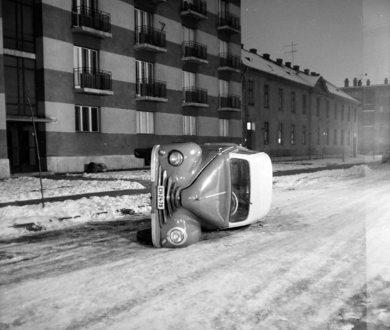 BRFK Hivatala Bűnügyi Technikai Osztály, 1964 © Fortepan / Budapest Főváros Levéltára. Levéltári jelzet: HU.BFL.XV.19.c.10