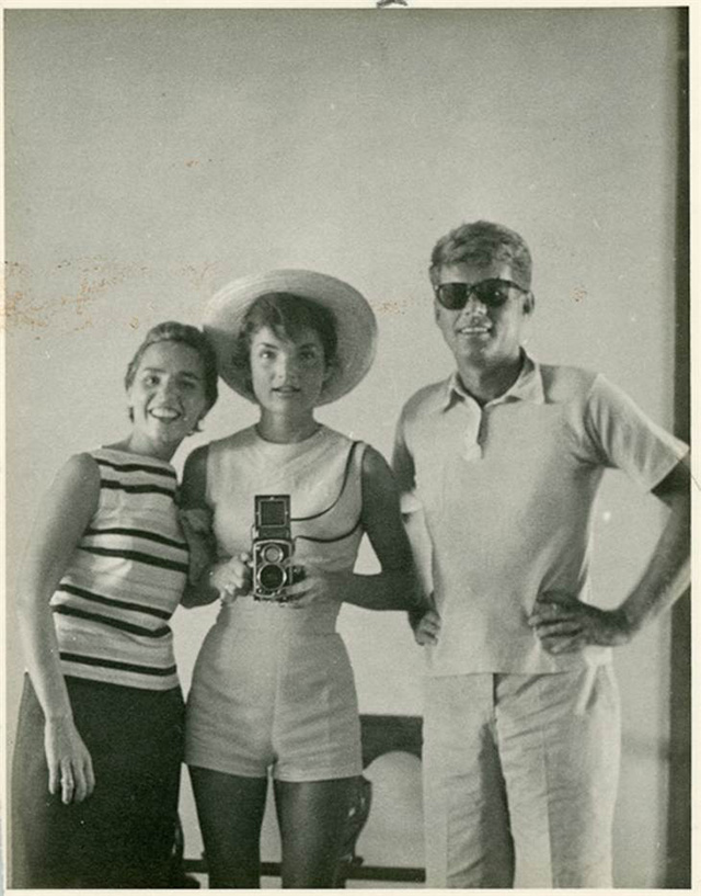 John F. Kennedy is pictured with his wife Jackie and sister-in-law Ethel Kennedy in 1954.jpg