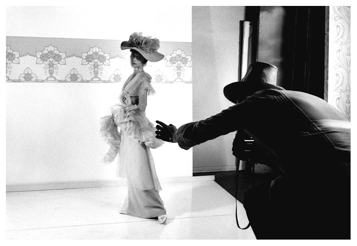 cecil-beaton-photograhing-audrey-hepburn-for-my-fair-lady.jpg