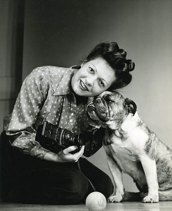 Photo: Unknown: Ylla in her studio in New York, No date © Pryor Dodge