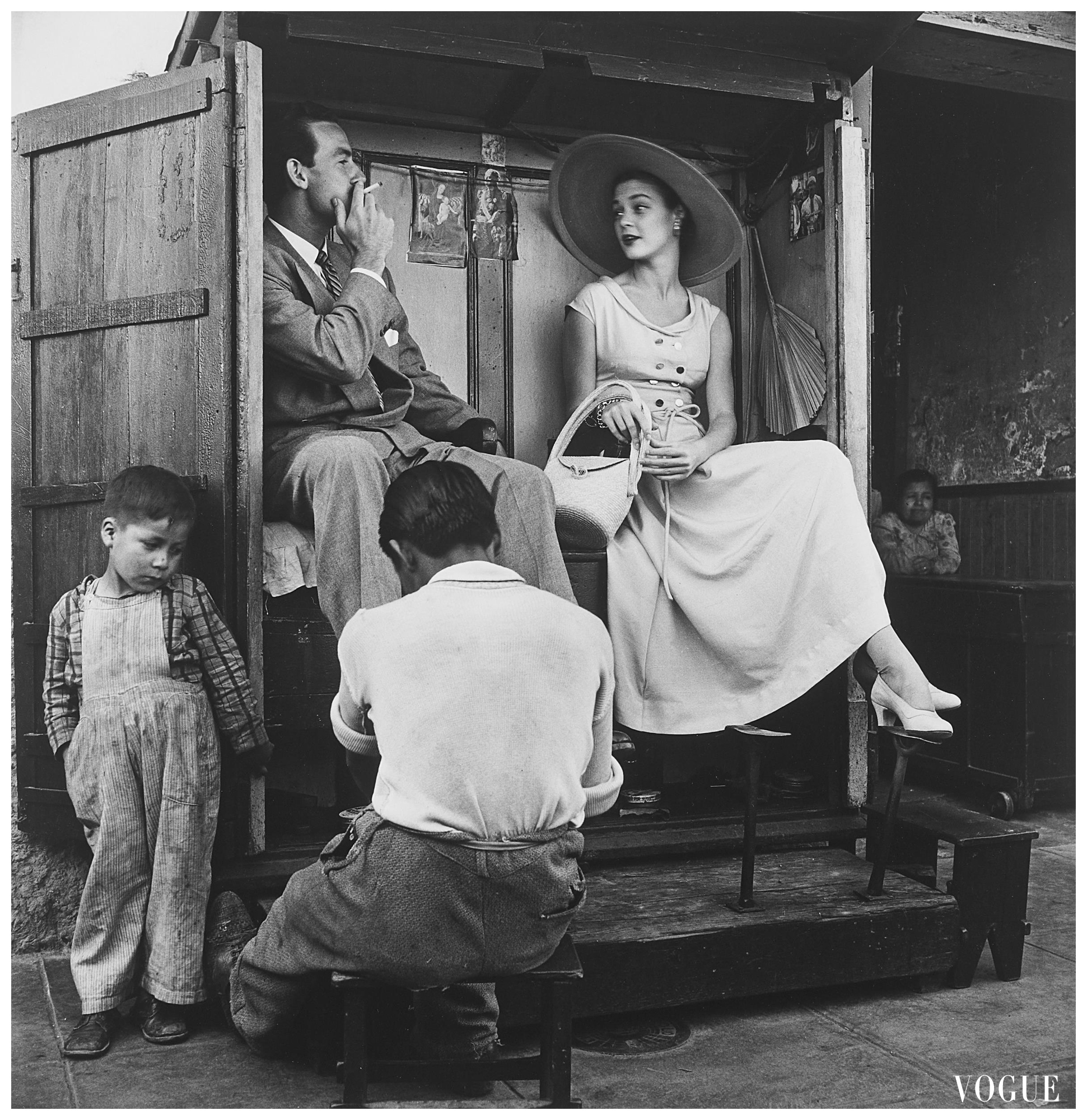 jean-patchett-vogue-fashion-photograph-in-lima-peru-1948-photo-irving-penn.jpeg
