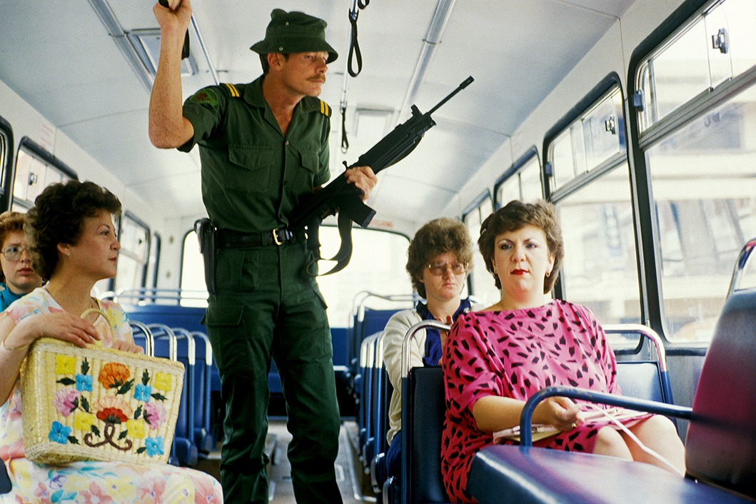 Biztosított buszjárat, 1986, Juhan Kuus © Juhan Kuus Documentary Photo Centre