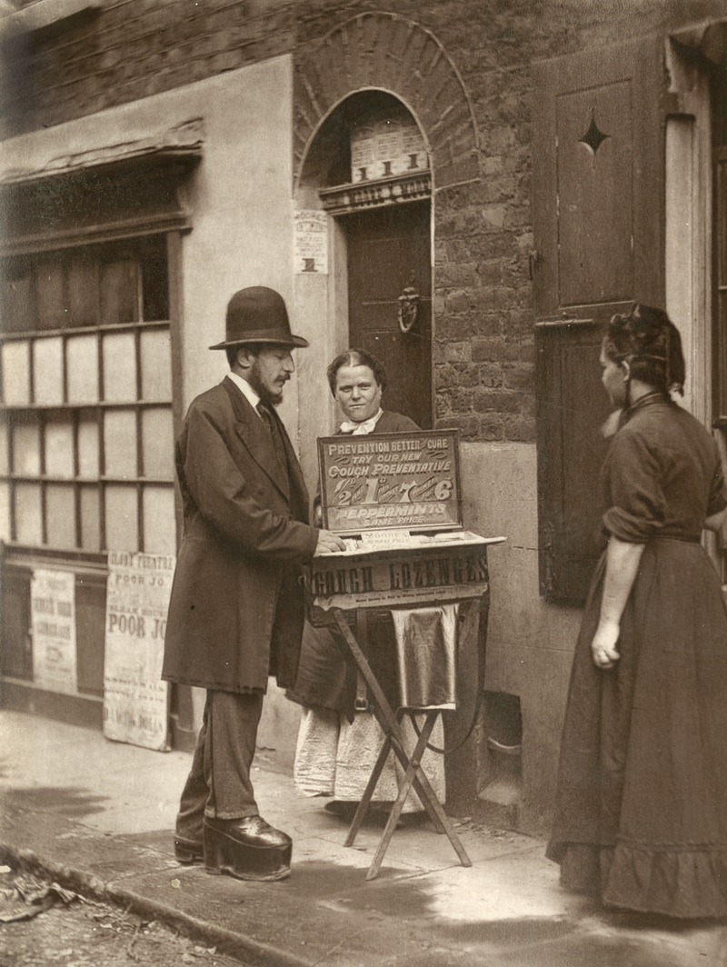 Fotó: John Thomson: Street Doctor, London, 1877 © Hulton Archive/Getty Images