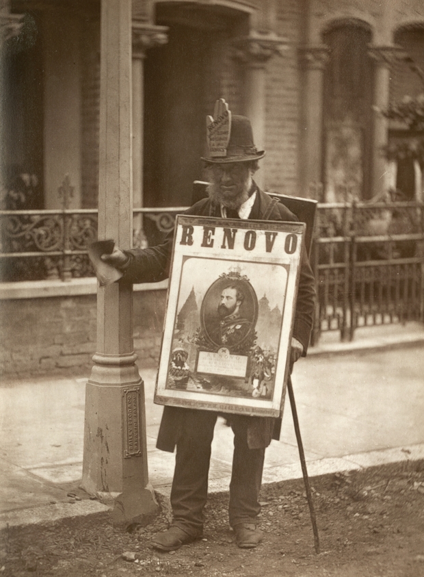 Fotó: John Thomson: Szendvicsember, London, 1877 © Hulton Archive/Getty Images