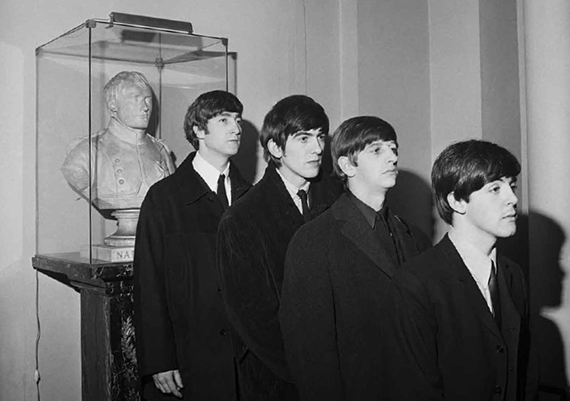 Fotó: Harry Benson<br />Lobby of George V Hotel. Paris<br />1964<br />© Harry Benson/ Courtesy Staley-Wise Gallery, New York