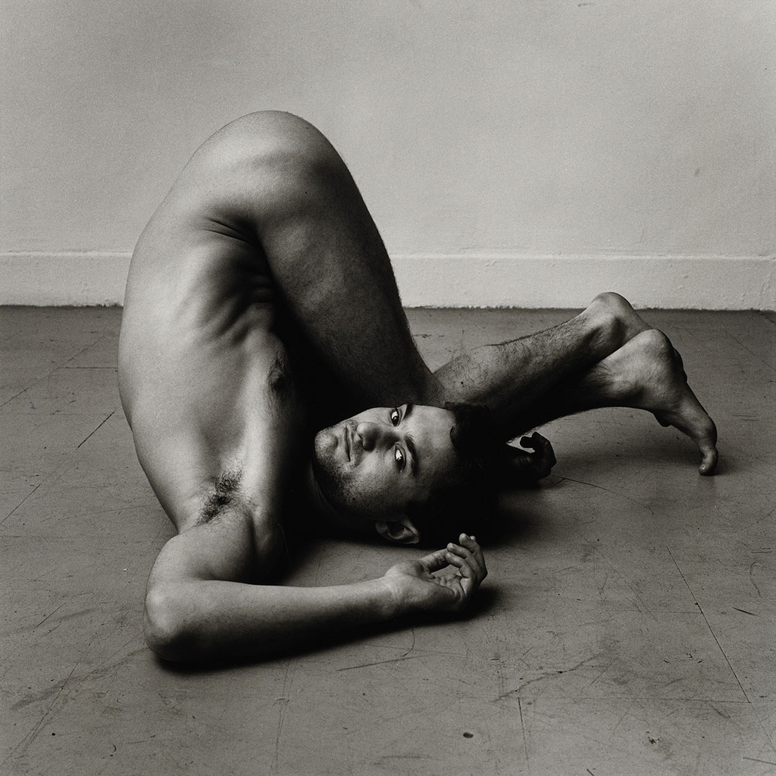 Gary in Contortion (2)<br />1979<br />Peter Hujar<br />Tirage gélatino-argentique, The Morgan Library & Museum, achat en 2013 grâce au Charina Endowment Fund<br />© Peter Hujar Archive, LLC, courtesy Pace/MacGill Gallery, New York and Fraenkel Gallery, San Francisco