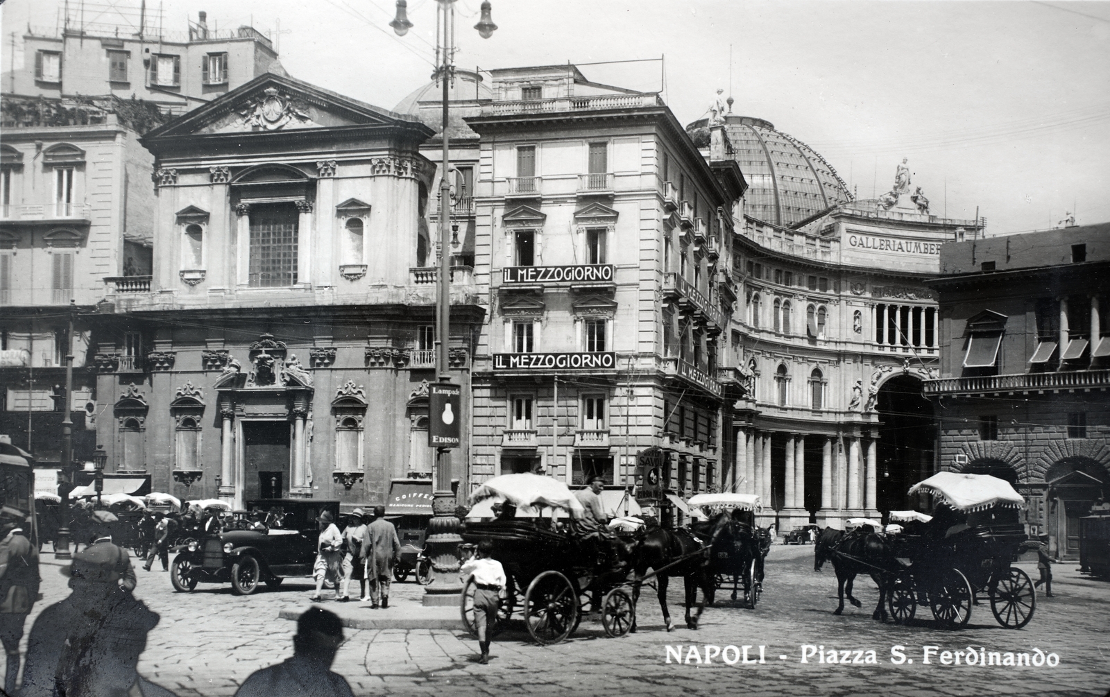 Fotó: Kieselbach Gyula: Nápoly, Piazza S. Ferdinando, 1931, Fortepan