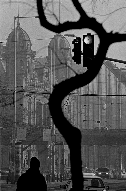 Fotó: Schäffer Zsuzsa: Piros lámpa, Budapest, 2002-2003 © Schäffer Zsuzsa