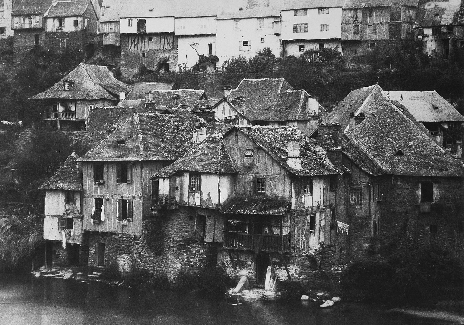Fotó: Gustave Le Gray: Vízparti falu ( Uzerche ), dátum nélkül