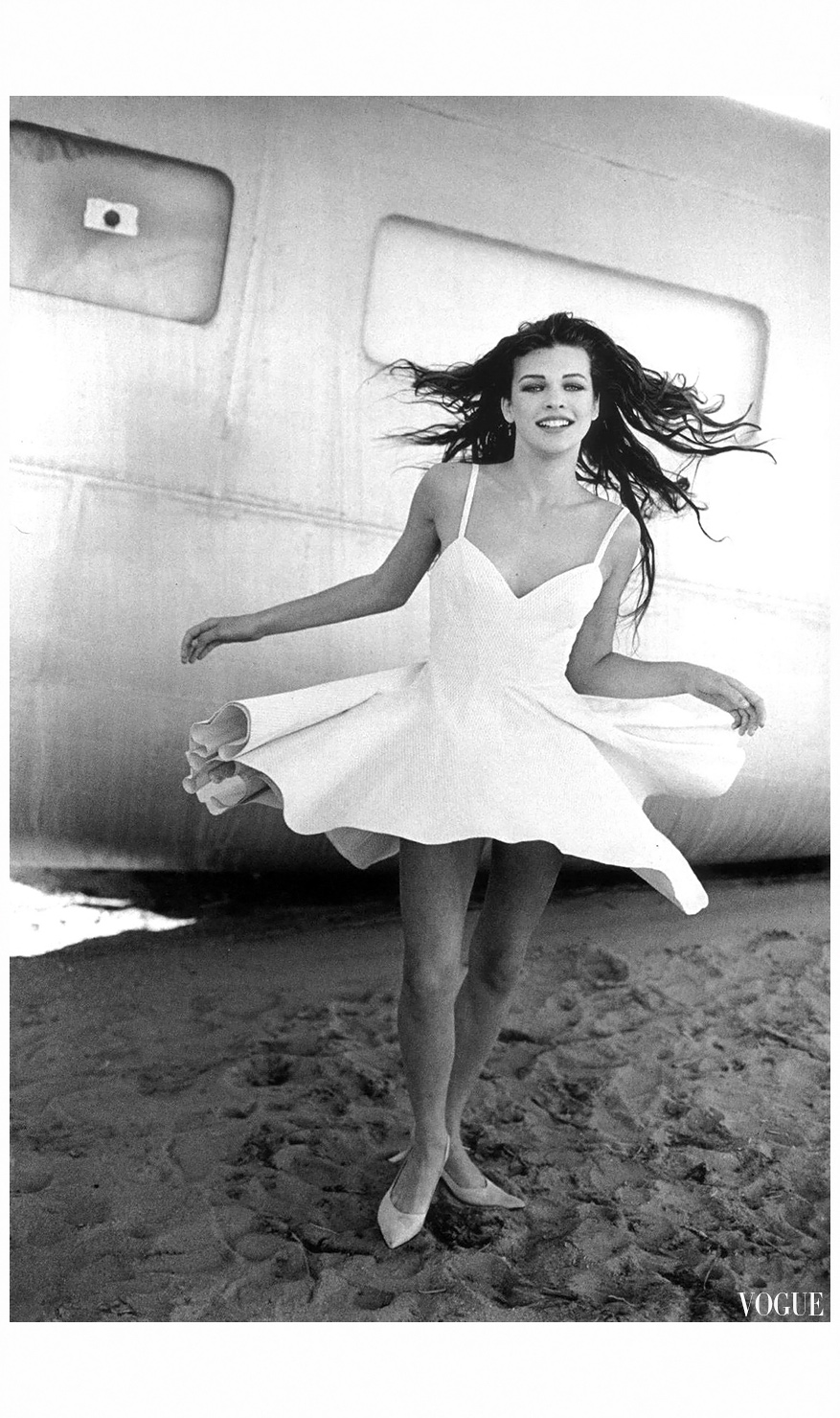 Fotó: Peter Lindbergh: Milla Jovovich “Lolita 90” Vogue May 1990 © Vogue/Peter Lindbergh