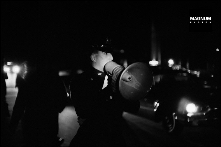 Fotó: René Burri: New York-i áramszünet, 1965. november 9. © Rene Burri/Magnum Photos