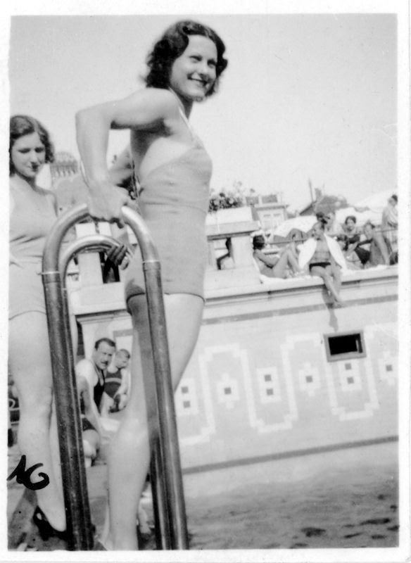Fotó: Pusztai Sándor: Rökk Marika (1913-2004) színésznő, táncosnő, énekesnő  © Pusztai Sándor örökösei - FSZEK Budapest Gyűjtemény 