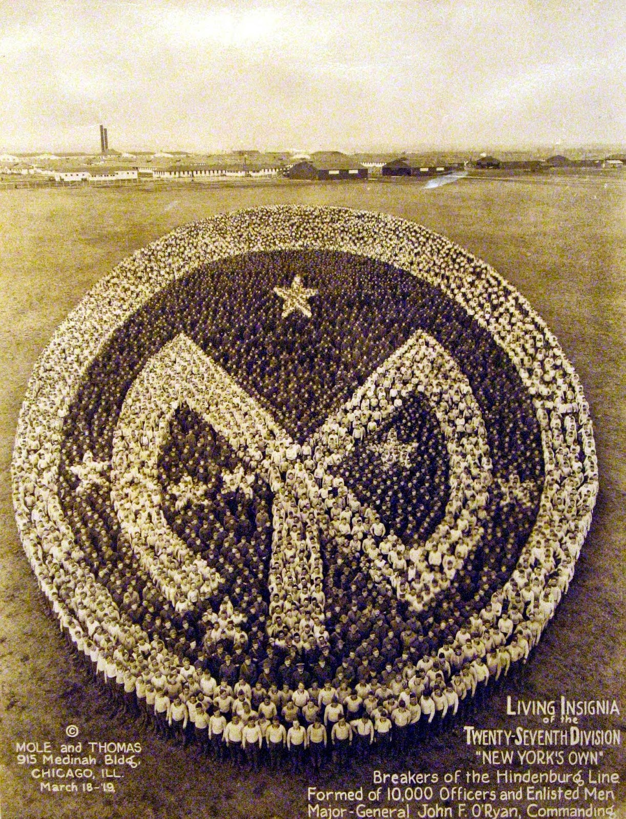 Pictures Formed by Thousands of US Soldiers during World War I (4).jpg