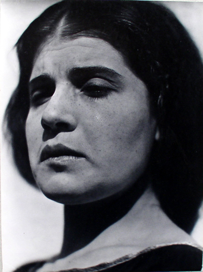 Fotó: Edward Weston: Tina könyekkel, Mexico, 1924 © Weston Gallery